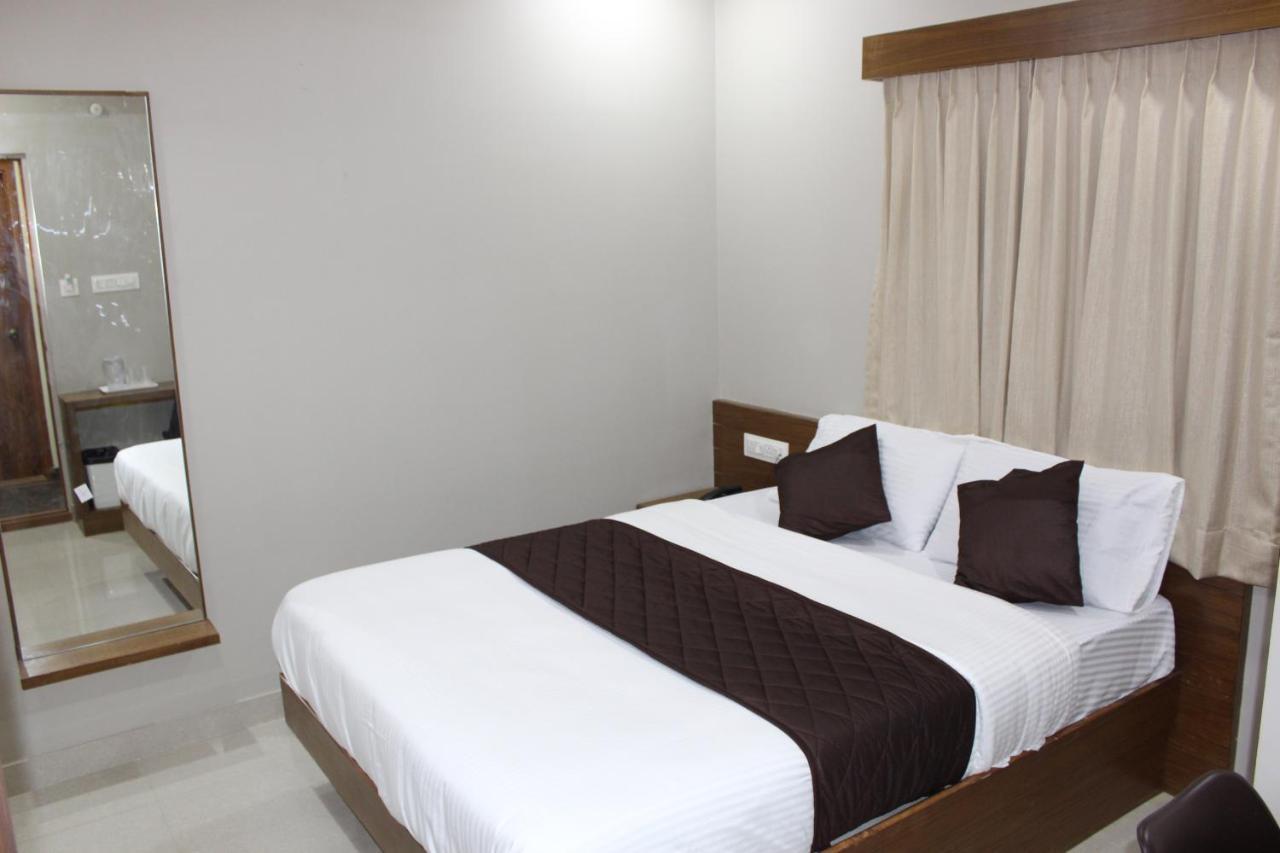 Olivia Inn And Suites Bangalore Exterior photo