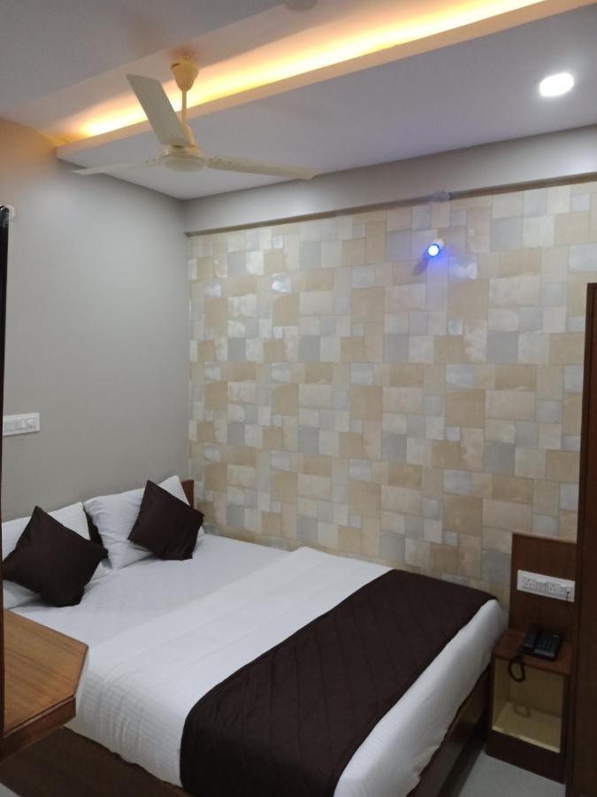 Olivia Inn And Suites Bangalore Exterior photo